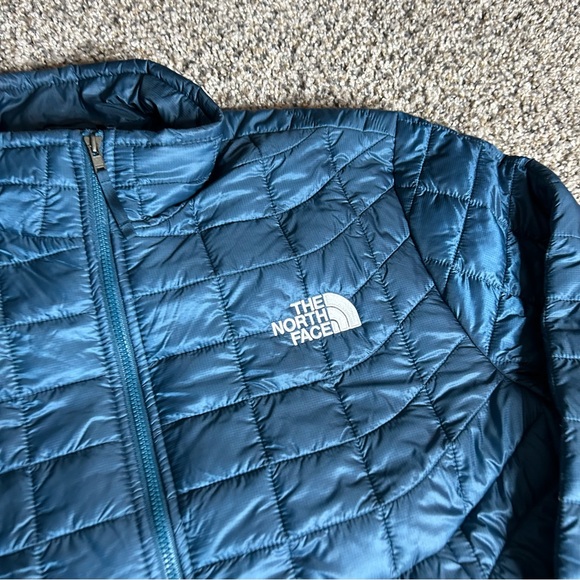 The North Face Jacket Men’s Small Blue Thermoball Eco Quilted Puffer Winter Coat - Picture 9 of 10